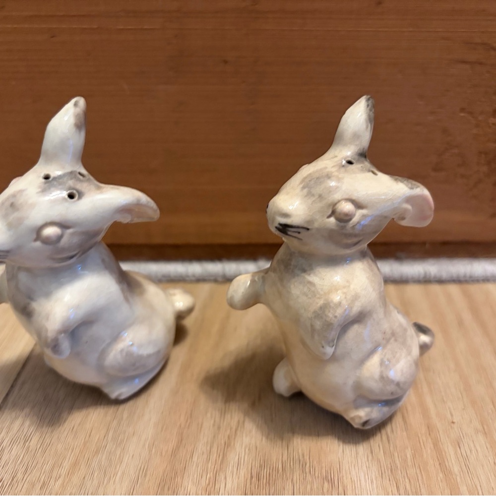 Vintage rabbit salt and pepper shaker set, with both original corks
